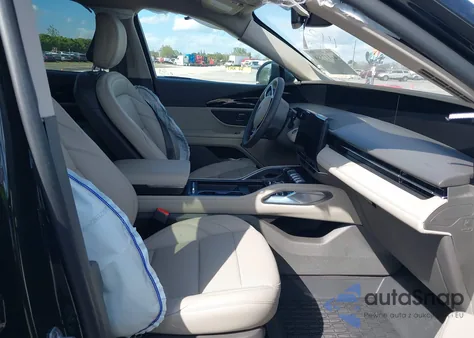 2025 Lincoln Nautilus Premiere z USA, uszkodzony, nr VIN 5LMPJ8J42SJ904207